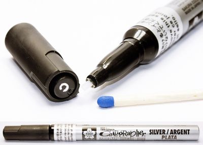 Marker silver pen touch sakura zblizenie na koncowke-vert1